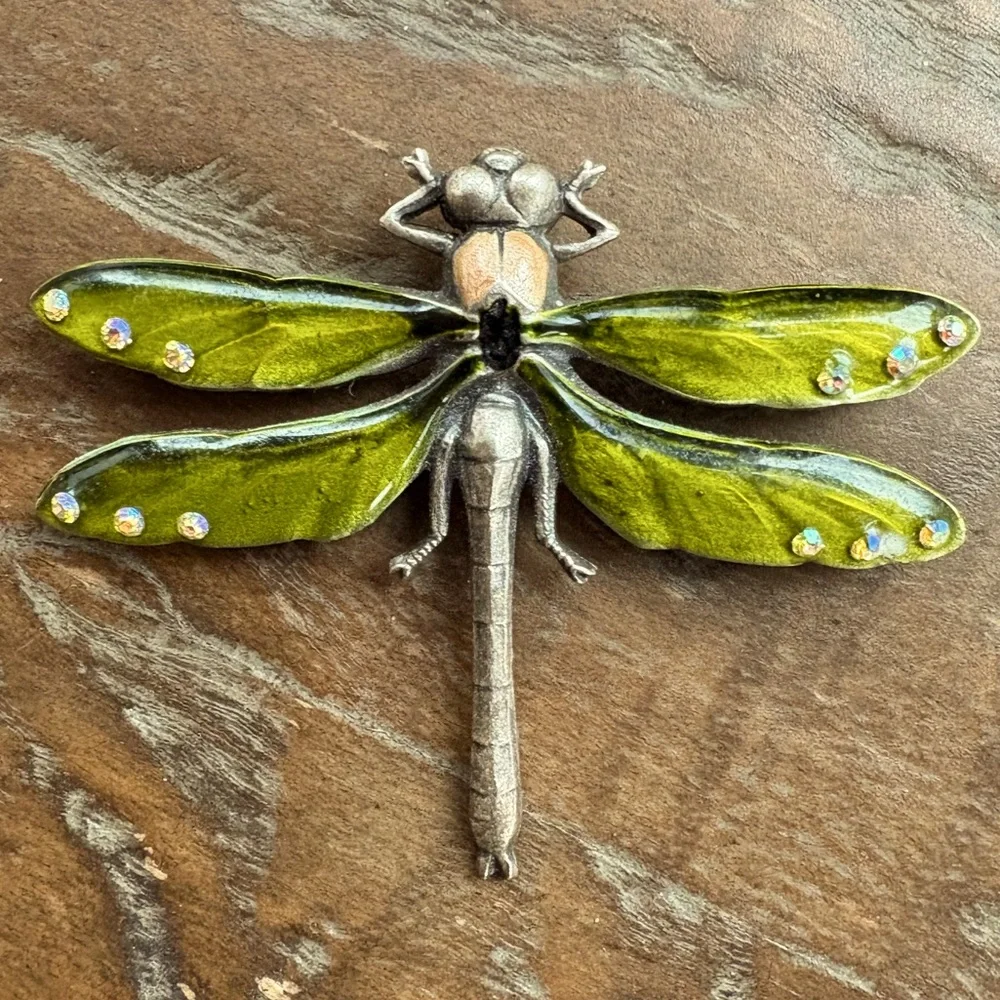 Green enamel dragonfly pin with rhinestones on its wing tips and peach body - Picture 3 of 11